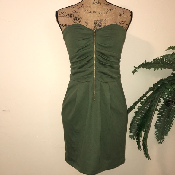 Body Central Dresses & Skirts - Sexy Strapless Dress